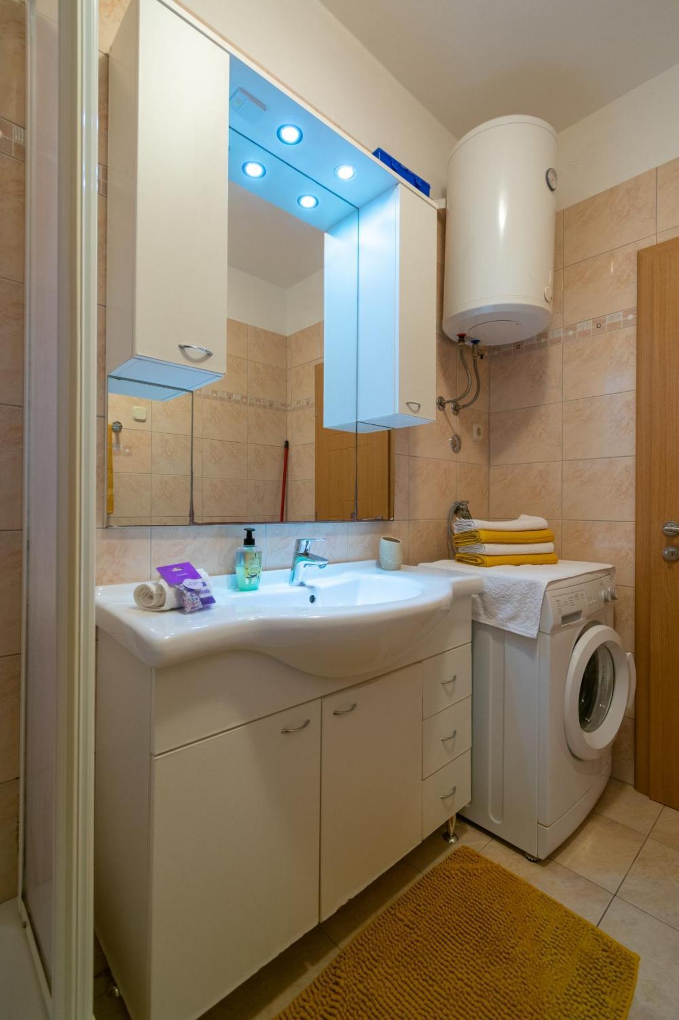 Apartments By The Sea Mandre, Pag - 4093 Kolan Rom bilde