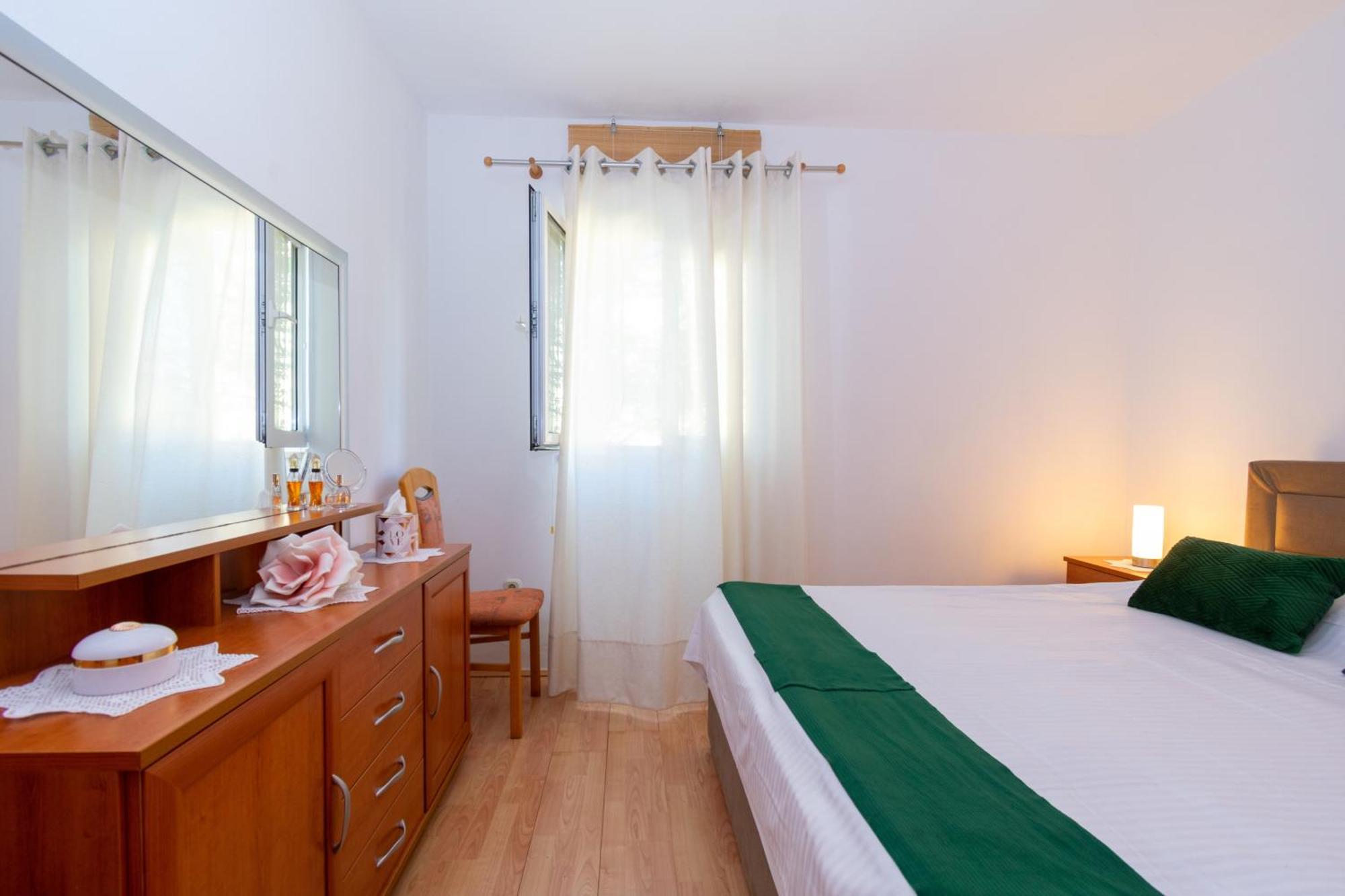 Apartments By The Sea Mandre, Pag - 4093 Kolan Rom bilde
